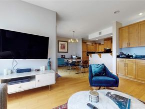 4821 Bakman Avenue 405, North Hollywood CA 91601