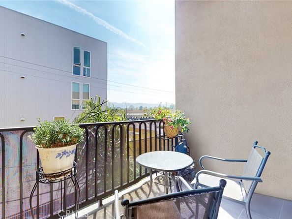 4821 Bakman Avenue 405, North Hollywood CA 91601