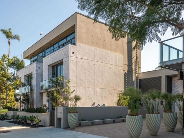 589 Palm Street, San Diego CA 92103