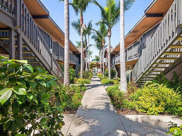 4565 Cleveland Ave 8, San Diego CA 92116