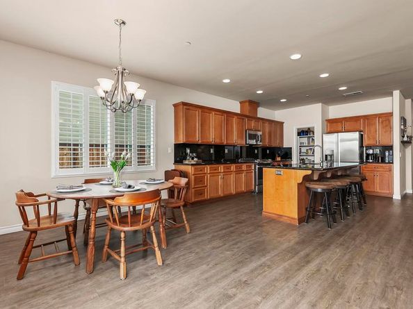 10252 Casa Ct, Santee CA 92071