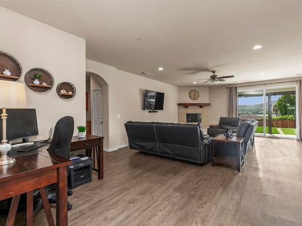 10252 Casa Ct, Santee CA 92071