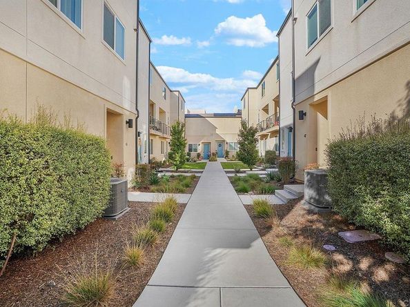 5216 Beachfront Cove St 50, San Diego CA 92154