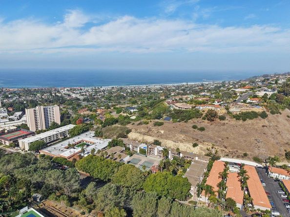 2600 Torrey Pines Road A13, La Jolla CA 92037