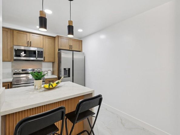 2600 Torrey Pines Road A13, La Jolla CA 92037