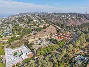 2600 Torrey Pines Road A13, La Jolla CA 92037