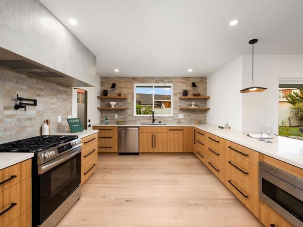 4252 Don Jose Dr, Los Angeles CA 90008