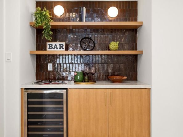 4252 Don Jose Dr, Los Angeles CA 90008