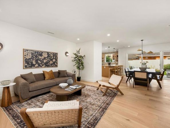 4252 Don Jose Dr, Los Angeles CA 90008