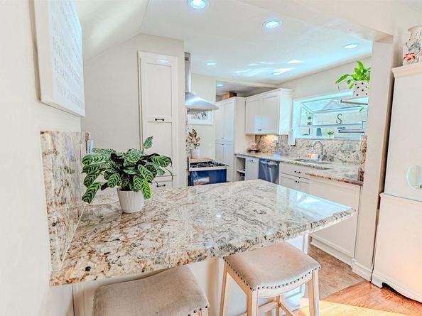 344 Pomona Ave, Coronado CA 92118