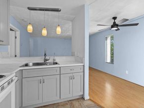 7506 Parkway Drive 201, La Mesa CA 91942