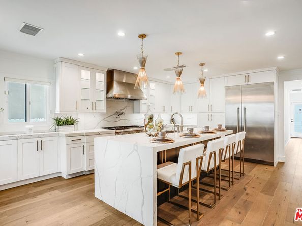 2111 Glendon Avenue, Los Angeles CA 90025