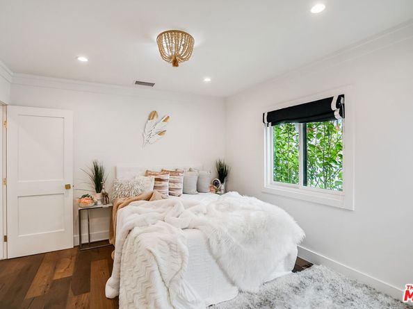 2111 Glendon Avenue, Los Angeles CA 90025