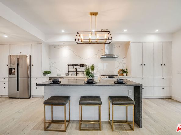 2111 Glendon Avenue, Los Angeles CA 90025