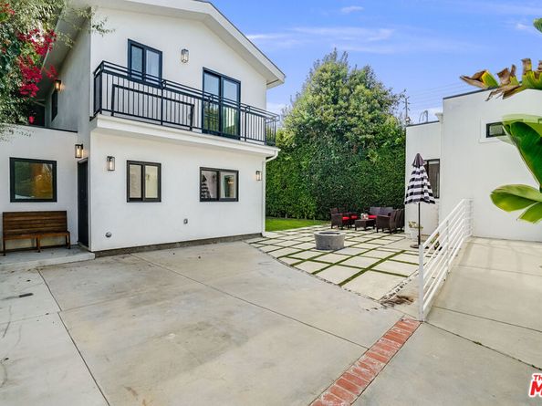 2111 Glendon Avenue, Los Angeles CA 90025