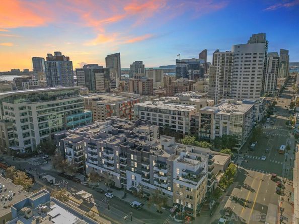 525 11th Avenue 1122, San Diego CA 92101