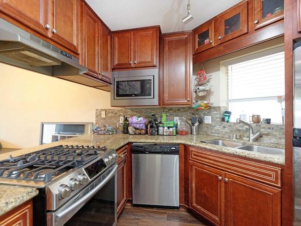 7509 Draper 306, La Jolla CA 92037