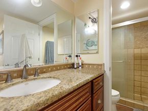 7509 Draper 306, La Jolla CA 92037