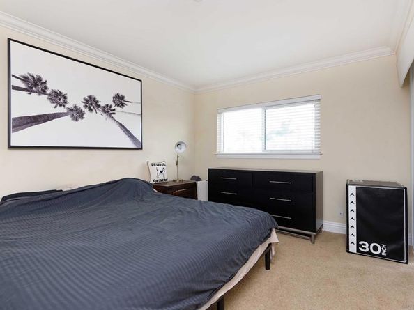 7509 Draper 306, La Jolla CA 92037