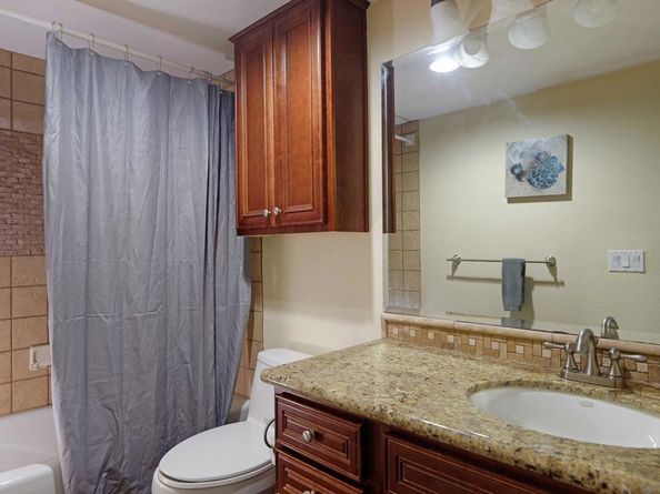 7509 Draper 306, La Jolla CA 92037