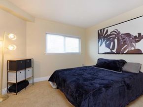 7509 Draper 306, La Jolla CA 92037