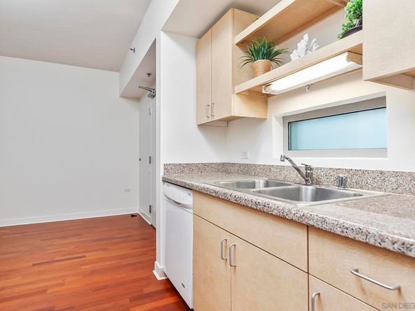 425 W Beech St 327, San Diego CA 92101