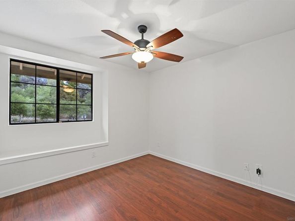 594 Allenwood Ln, Escondido CA 92029