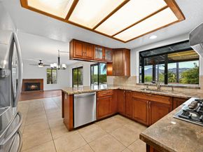 594 Allenwood Ln, Escondido CA 92029