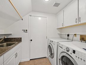 594 Allenwood Ln, Escondido CA 92029