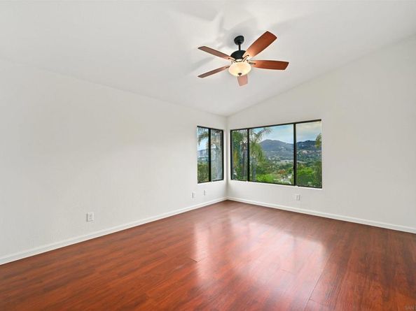 594 Allenwood Ln, Escondido CA 92029