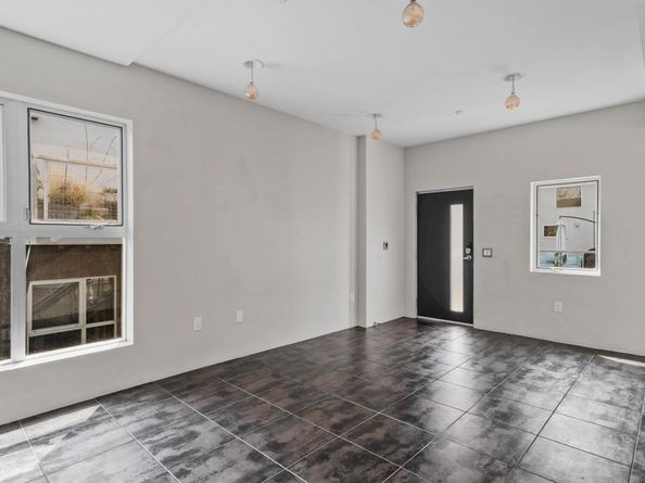 991 Sigsbee St, San Diego CA 92113