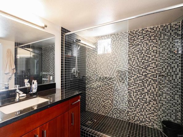 991 Sigsbee St, San Diego CA 92113