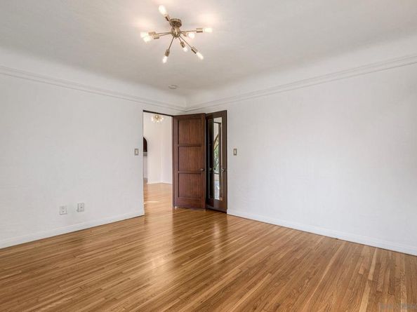 2858 E St, San Diego CA 92102