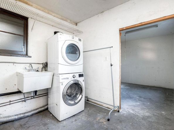 2858 E St, San Diego CA 92102