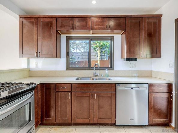 2858 E St, San Diego CA 92102