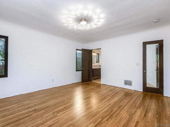 2858 E St, San Diego CA 92102