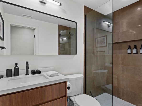 806 N Cleveland St Unit 1, Oceanside CA 92054