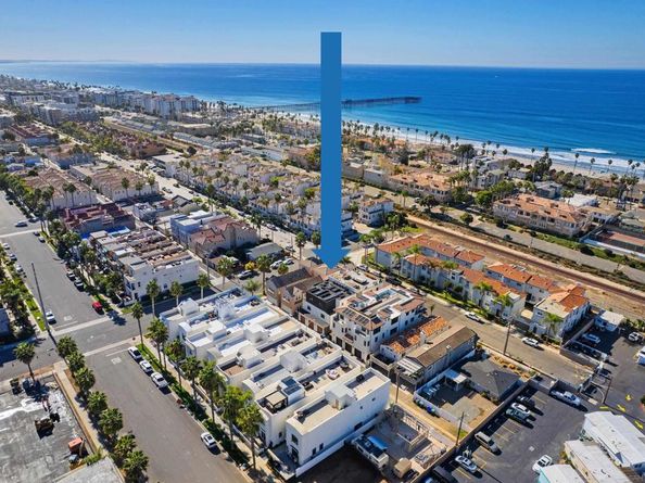 806 N Cleveland St Unit 1, Oceanside CA 92054