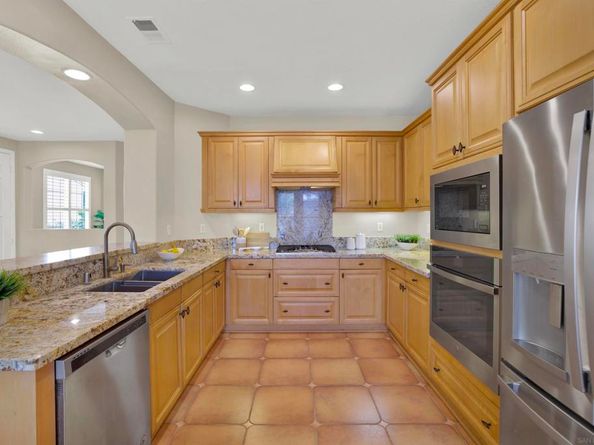 7435 Neptune Dr, Carlsbad CA 92011