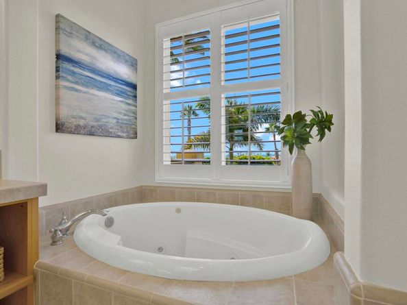 7435 Neptune Dr, Carlsbad CA 92011