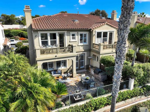 7435 Neptune Dr, Carlsbad CA 92011