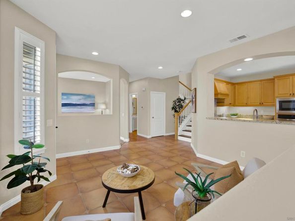 7435 Neptune Dr, Carlsbad CA 92011