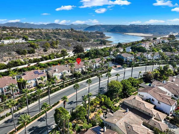7435 Neptune Dr, Carlsbad CA 92011