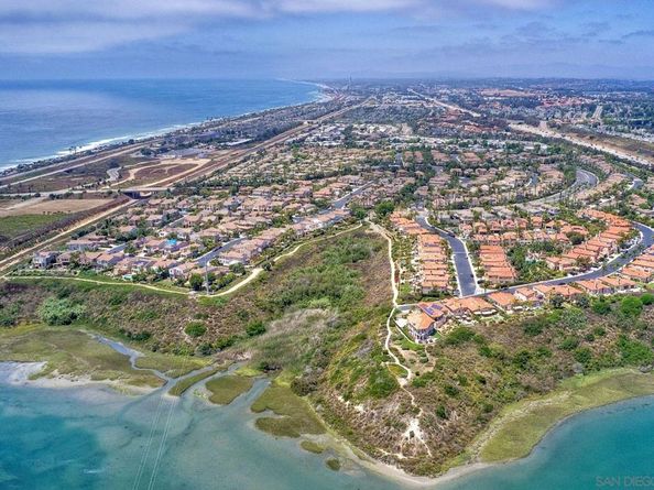 7435 Neptune Dr, Carlsbad CA 92011
