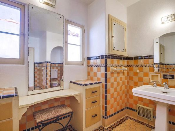 2854 Albatross Street, San Diego CA 92103