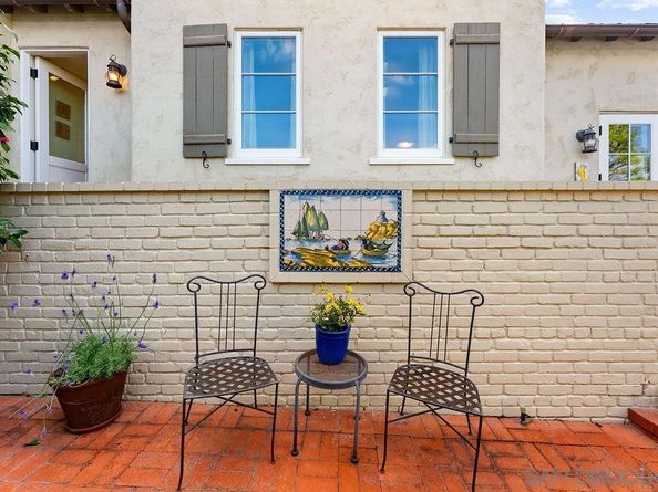 7725 Whitefield Pl, La Jolla CA 92037