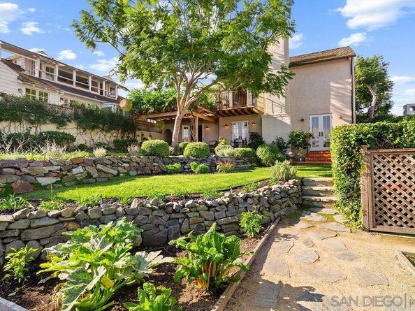 7725 Whitefield Pl, La Jolla CA 92037