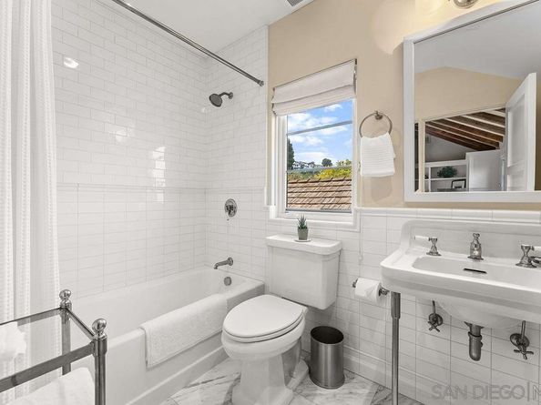 7725 Whitefield Pl, La Jolla CA 92037