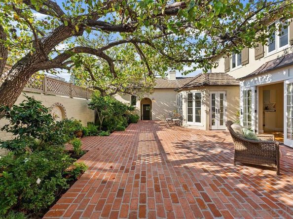 7725 Whitefield Pl, La Jolla CA 92037