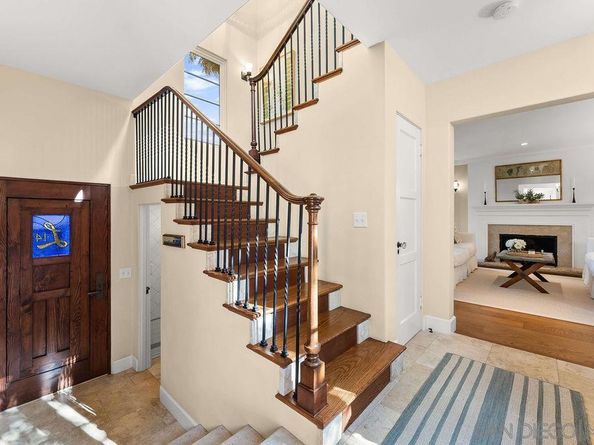 7725 Whitefield Pl, La Jolla CA 92037